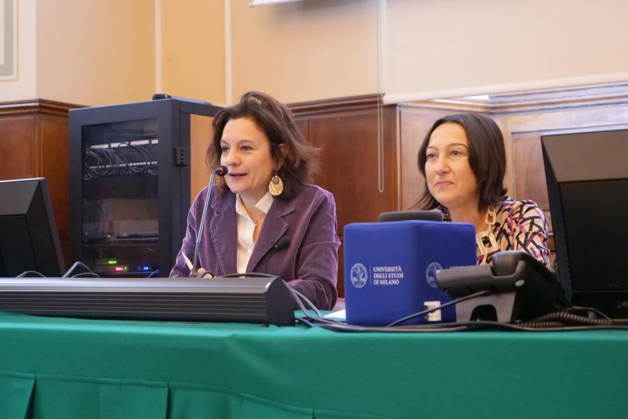 Sara Zambotti, conduttrice di Rai Radio 2, e la professoressa Angela Biscaldi, ideatrice del progetto
