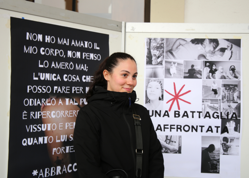 Alcuni ragazzi e ragazze coinvolti nel progetto della mostra.