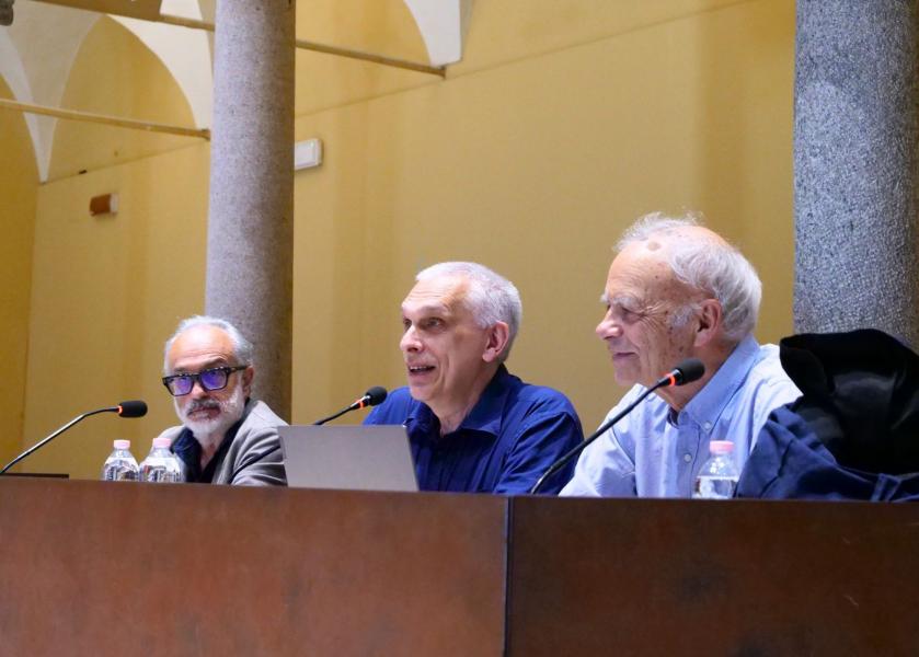 Un momento della lectio di Peter Singer nella sala Pio XII di via Sant'Antonio