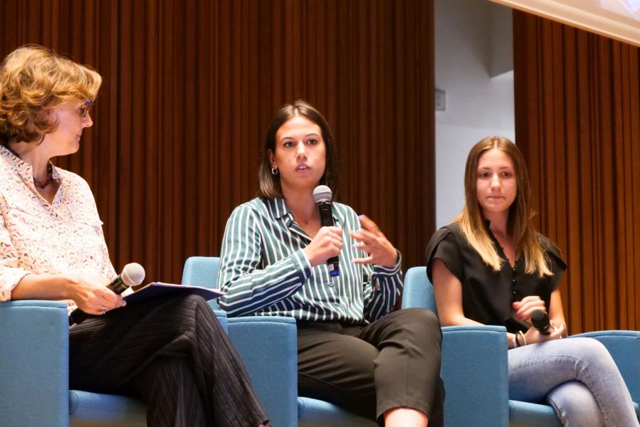 Il Tempo delle Donne 2023 - Giornata della Parità all’Università degli Studi di Milano: Gianna Fregonara del Corriere della Sera con le studentesse Isabelle Consolini e Elisa Cagnin dell’Osservatorio violenza sulle donne.