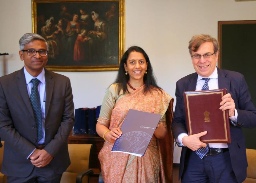 Il console indiano Lavanya Kumar, l’ambasciatrice indiana H.E. Vani Rao, il rettore Elio Franzini.