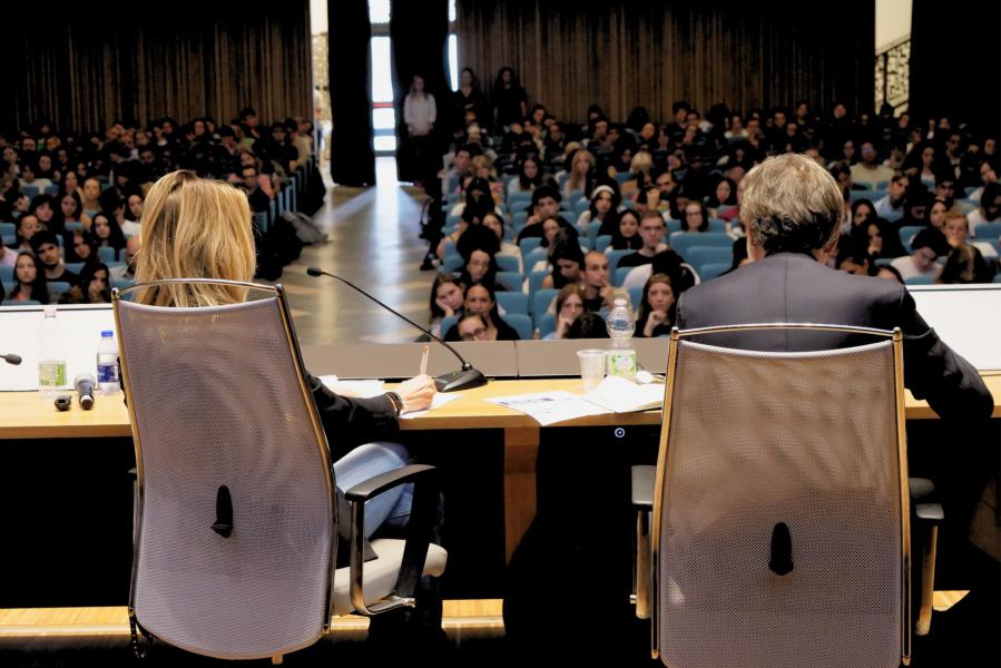 L’incontro con lo psicoanalista e saggista Massimo Recalcati dal titolo “Eclissi del desiderio? Il disagio contemporaneo della giovinezza” nell’Aula Magna dell’Università degli Studi di Milano.