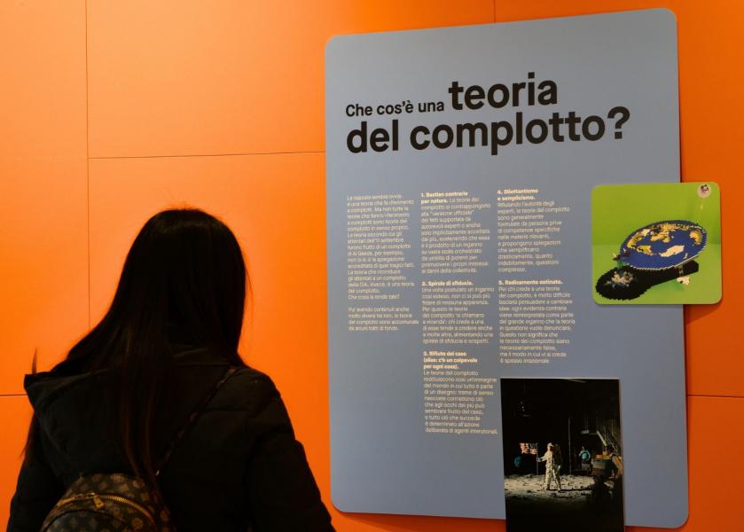 Uno dei pannelli del Museo della Filosofia.