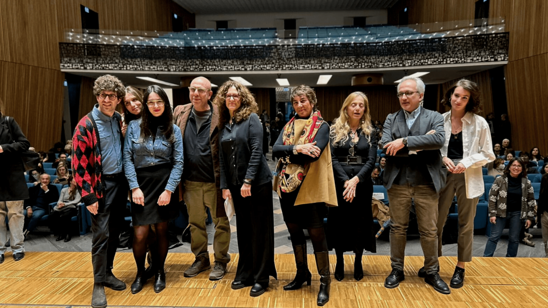 Il regista Paolo Virzì, le prorettrici Marina Carini e Maria Pia Abbracchio con il gruppo di ricerca AN-ICON - Università degli Studi di Milano