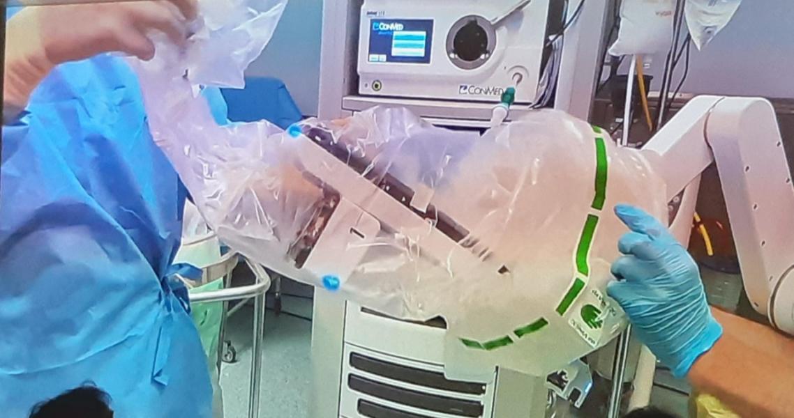 Bracci robot per eseguire gli interventi