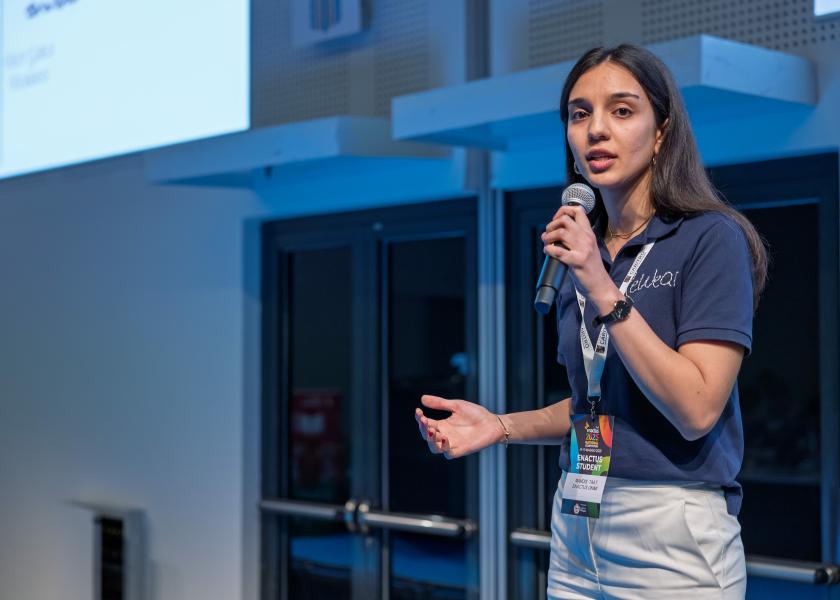 Mahdis Taat, studentessa del corso di laurea magistrale in Law and Sustainable Development e Environmental Change and Global Sustainability dell’Università Statale di Milano