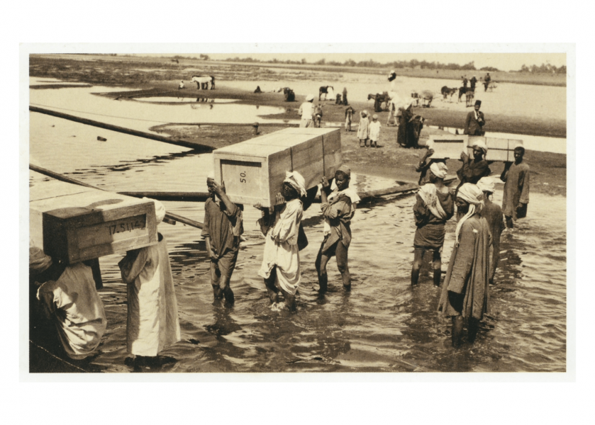 Le casse con il corredo funerario di Tutankhamon vengono imbarcate alla volta del Cairo - Archivi di Egittologia dell'Università Statale di MilanoLe casse con il corredo funerario di Tutankhamon vengono imbarcate alla volta del Cairo - Archivi di Egittologia dell'Università Statale di Milano