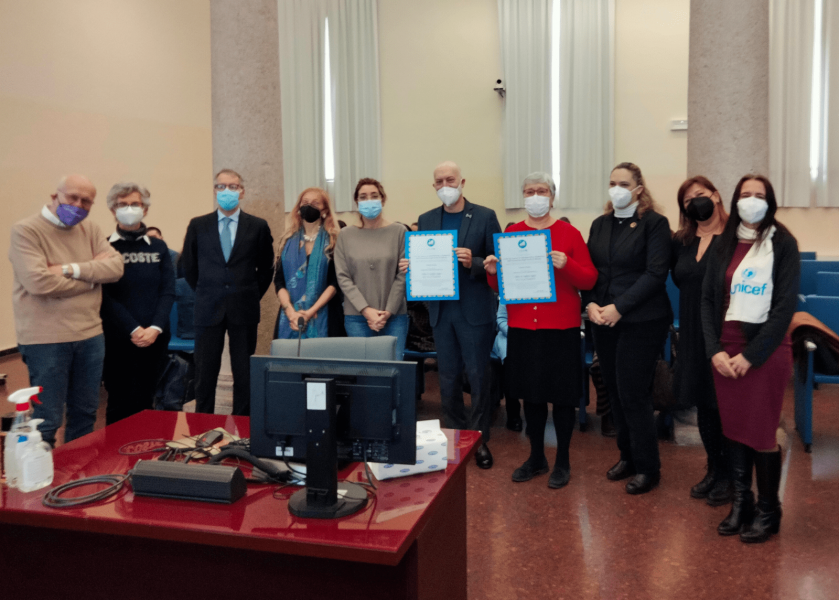 La consegna del riconoscimento al corso di laurea in Infermieristica Pediatrica dell’Università Statale