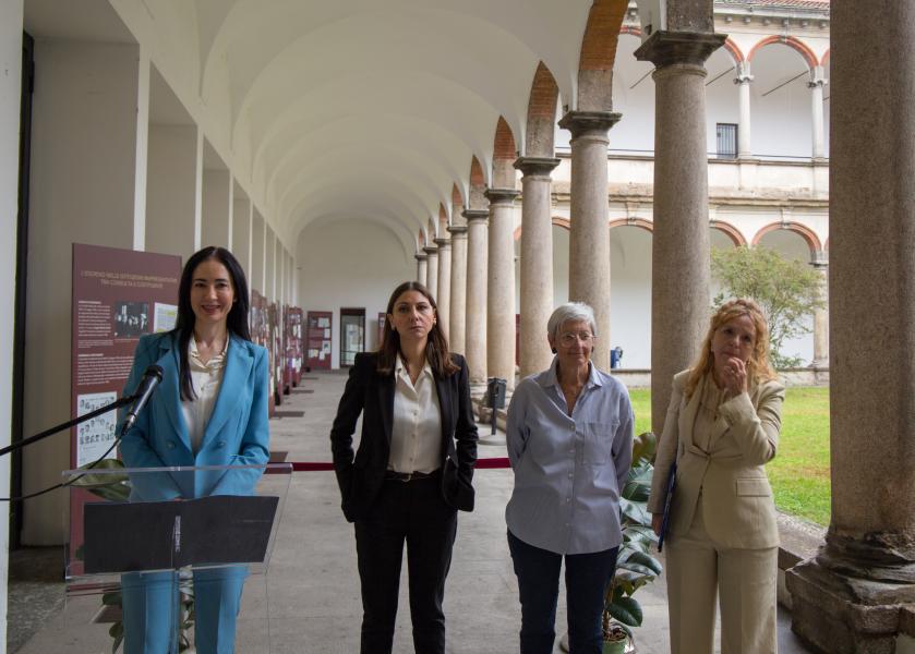 La rettrice Marina Brambilla; l’onorevole Anna Ascani, vicepresidente della Camera dei deputati; Elena Lattuada, delegata del Sindaco di Milano alle Pari opportunità di genere; Michela Minesso, docente di Storia delle Istituzioni politiche presso l’Università Statale.