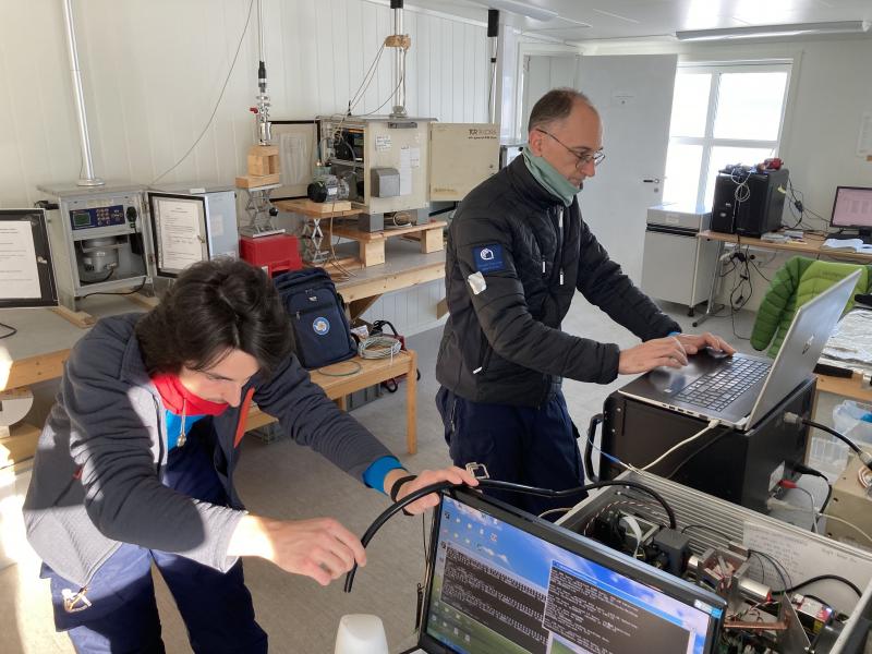 Le attività di ricerca condotte dal professor Marco Potenza presso  la stazione Artica “Dirigibile Italia” del CNR
