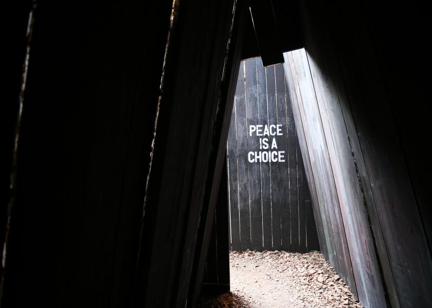 L’installazione “It means Peace” di Marco Balich con Pasquale Bruni.