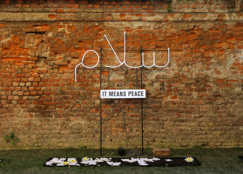 L’installazione “It means Peace” di Marco Balich con Pasquale Bruni.