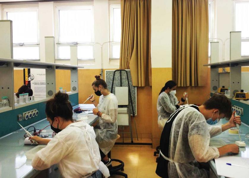 In laboratorio al CusMiBio