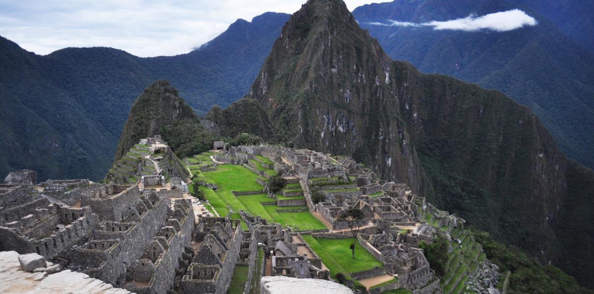 Una panoramica del Machu Picchu, in Perù
