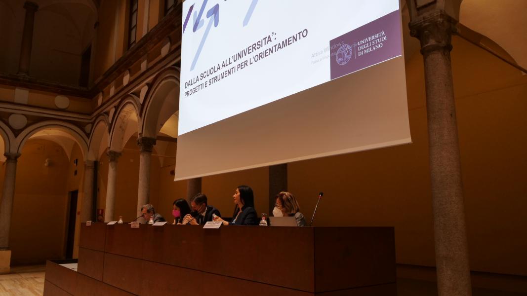 La tavola rotonda “Il PNRR per la transizione Scuola – Università” che ha aperto il convegno