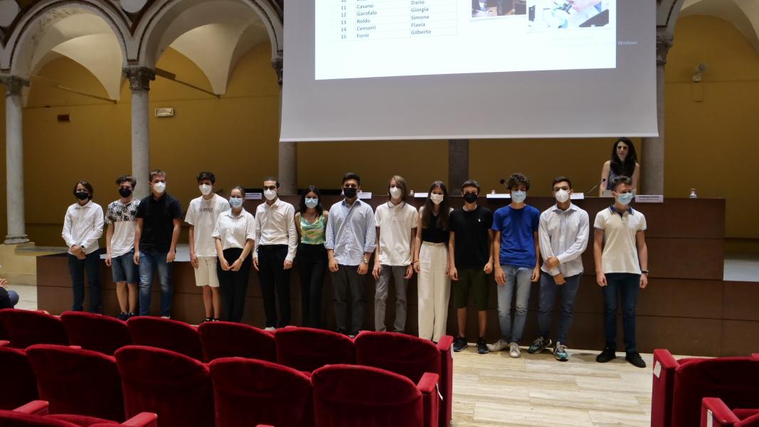 La premiazione  degli  studenti delle scuole secondarie di secondo grado che hanno partecipato alla 16° edizione del  concorso "Una settimana da Ricercatore" di CusMiBio–COSP