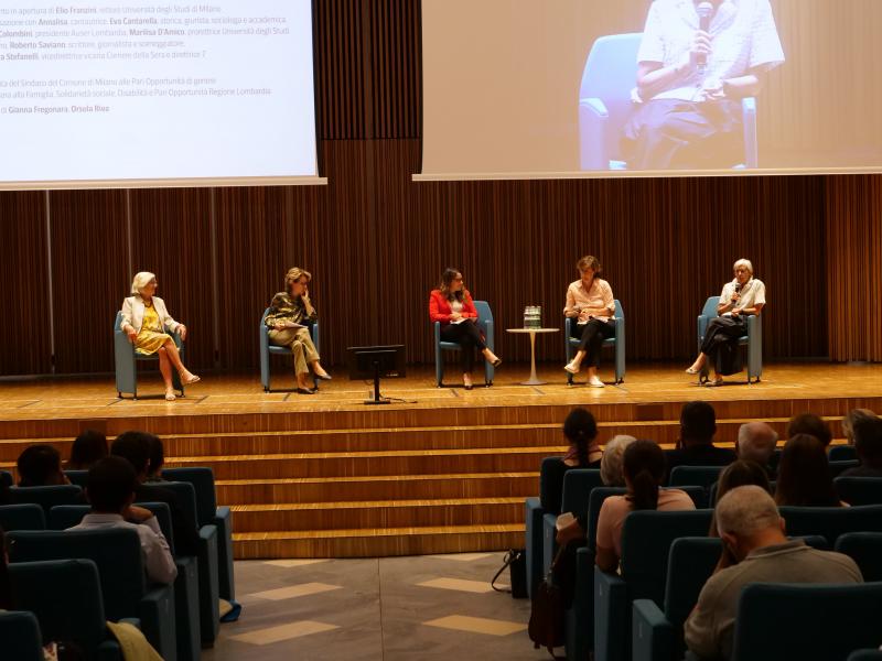 L'incontro con le istituzioni del territorio e il terzo settore: l'assessore della Regione, Alessandra Locatelli, la delegata alle Parti opportunità del Comune, Elena Lattuada, la presidente di Auser, Fulvia Colombini