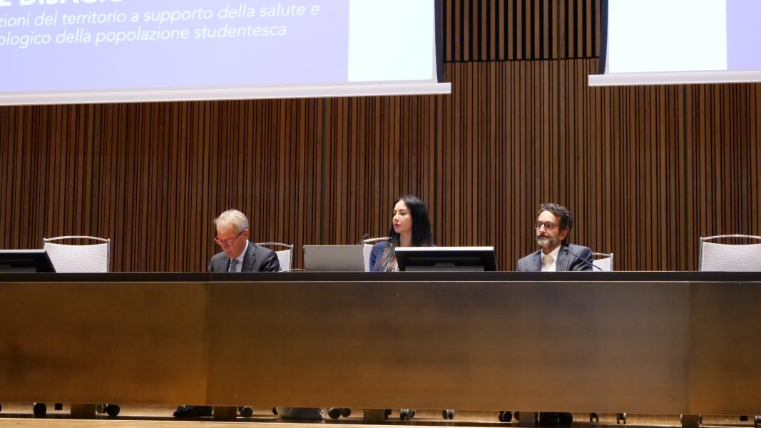 I prorettori Gian Vincenzo Zuccotti e Marina Brambilla,  l'assessore al Welfare del Comune di Milano, Lamberto Bertolè al convegno in Aula Magna