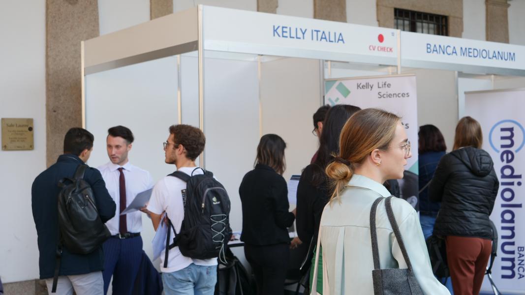 Laureati e studenti incontrano le aziende alla Job Fair 2022