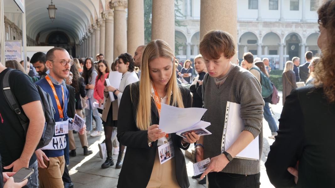 Laureati e studenti incontrano le aziende alla Job Fair 2022
