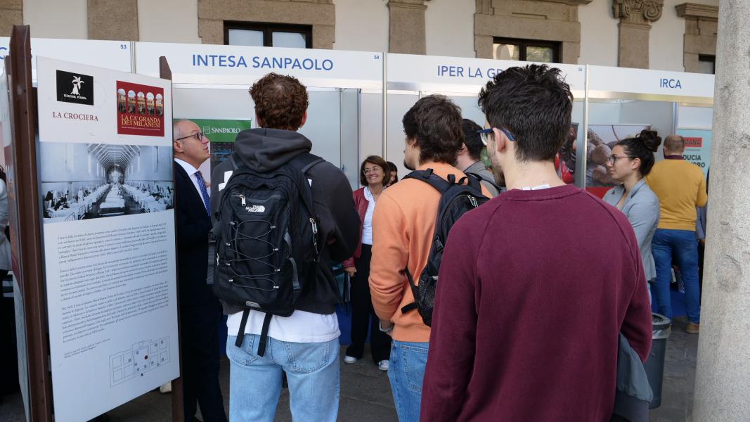 Laureati e studenti incontrano le aziende alla Job Fair 2022