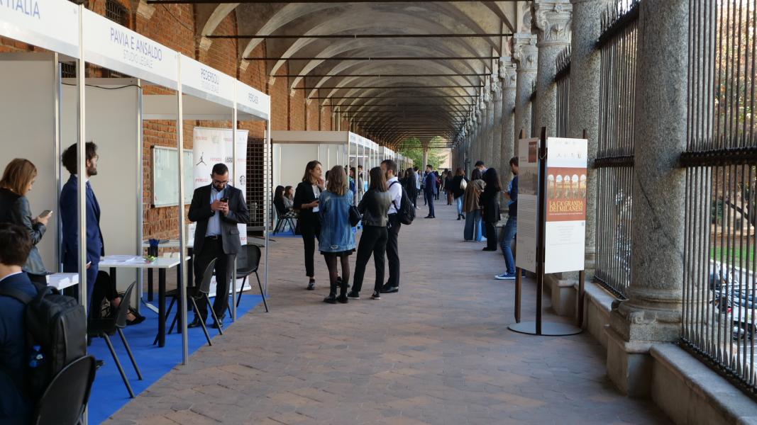 Laureati e studenti incontrano le aziende alla Job Fair 2022