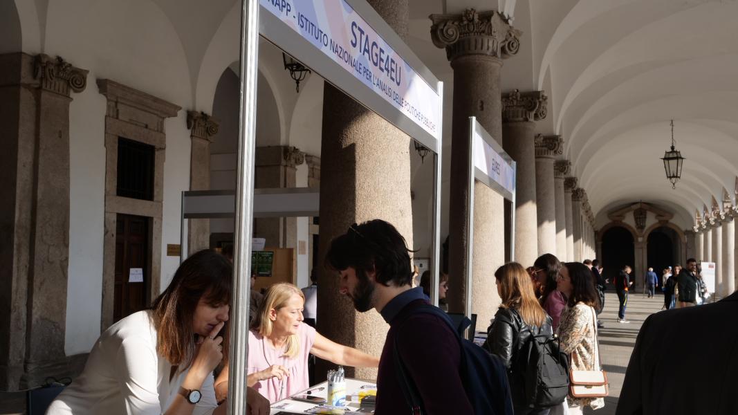 Laureati e studenti incontrano le aziende alla Job Fair 2022