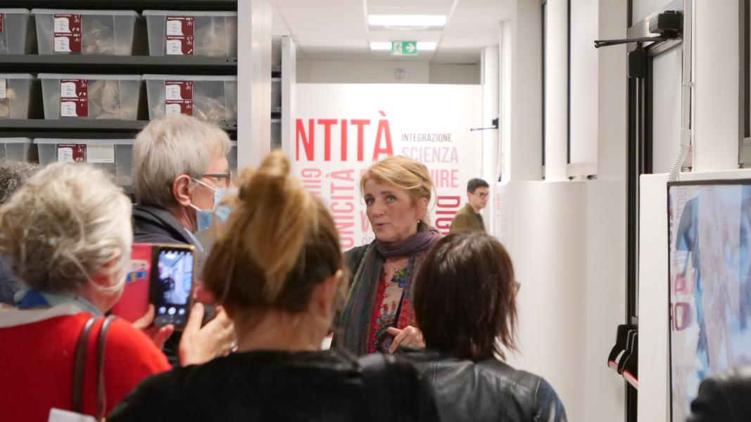 La visita con la stampa del MUSA, guidata dalla professoressa Cristina Cattaneo