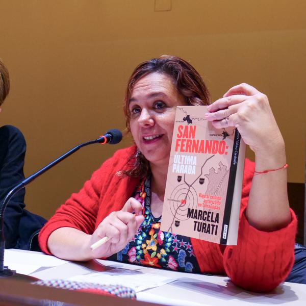 L'incontro per la presentazione del libro "Fuoco incrociato. Le vittime della guerra contro i narcos" di Marcela Turati