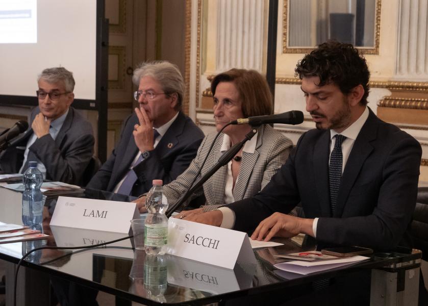 Tommaso Sacchi, assessore alla cultura del Comune di Milano interviene al convegno “La sfida europea in prospettiva storica. A ottant'anni dalla fine della Seconda guerra mondiale” nell’ambito delle iniziative organizzate per l’80° Anniversario della Liberazione.