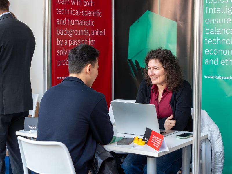 Colloqui con aziende e servizi di cv check in Statale per la Job Fair