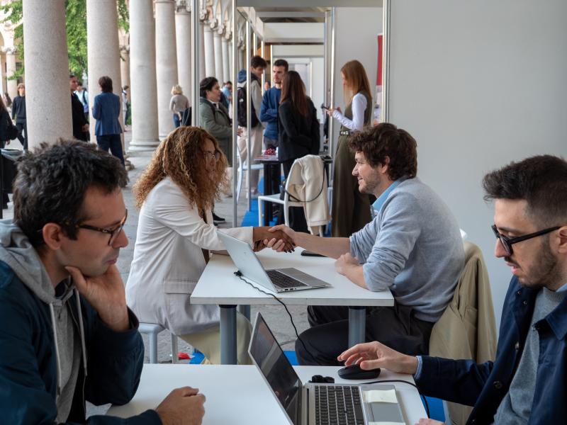 Colloqui con aziende e servizi di cv check in Statale per la Job Fair