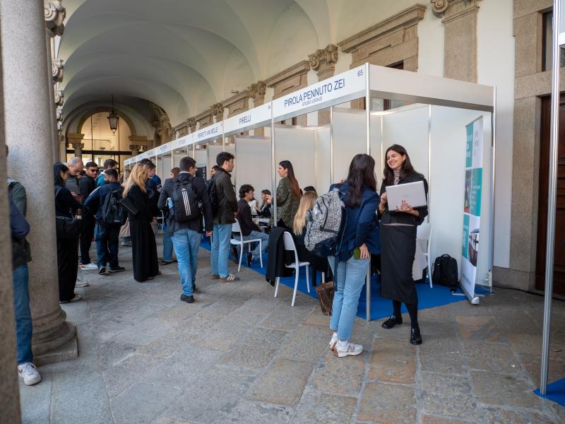 Colloqui con aziende e servizi di cv check in Statale per la Job Fair