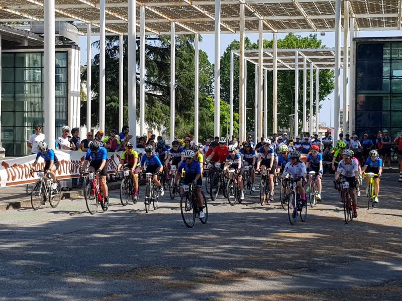 Un momento della gara del Campionato nazionale di ciclismo a Savona