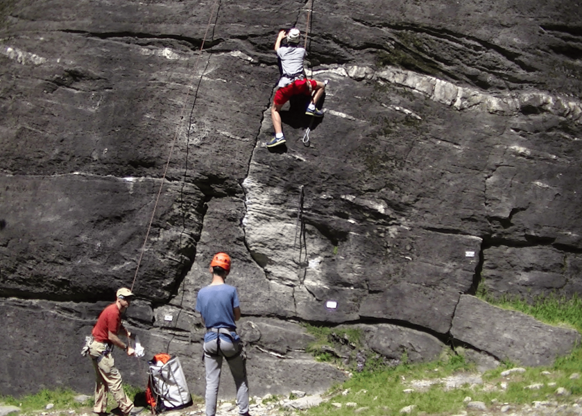 Geoclimbing con le scuole alla scoperta delle rocce attraverso l’arrampicata sportiva presso la falesia di Premia (Provincia del Verbano Cusio Ossola)