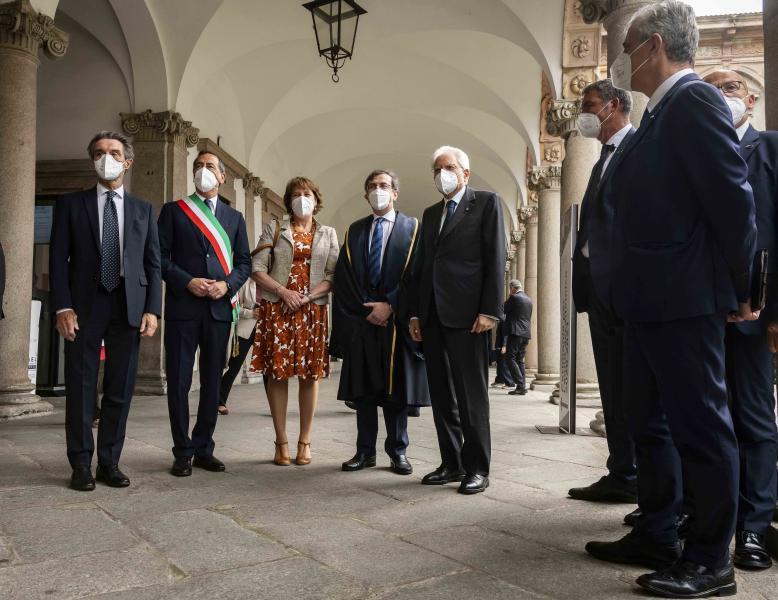 Il Presidente Mattarella accolto dal sindaco Sala, dal governatore Fontana, dalla ministra Messa e dal rettore Franzini - Foto Marco Riva