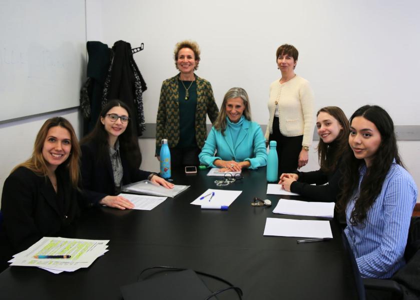 Studentesse impegnate nelle sfide della Competizione italiana di mediazione