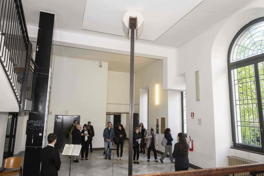 Un momento della visita guidata all'interno dell'Università degli Studi di Milano seguendo il percorso del VUMM - Virtual UniMi Museum