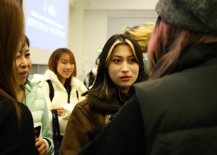 Studentessa cinese al Welcome Day dei programmi Marco Polo e Turandot.
