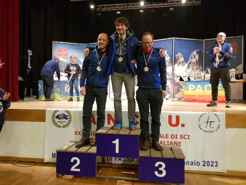 Le premiazioni al campionato Anciu con le atlete e gli atleti della Statale