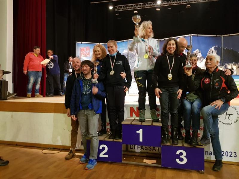Le premiazioni al campionato Anciu con le atlete e gli atleti della Statale