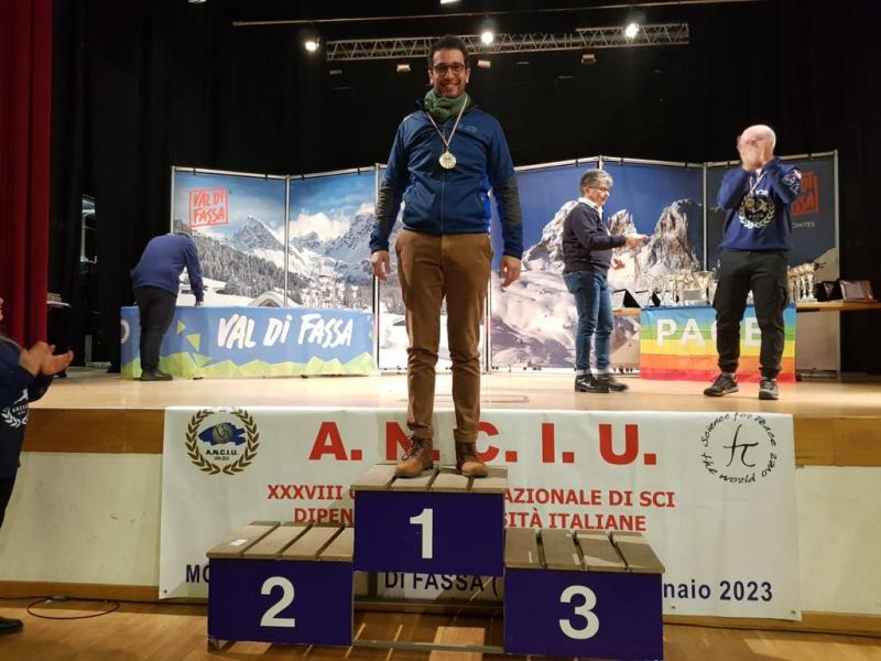Le premiazioni al campionato Anciu con le atlete e gli atleti della Statale