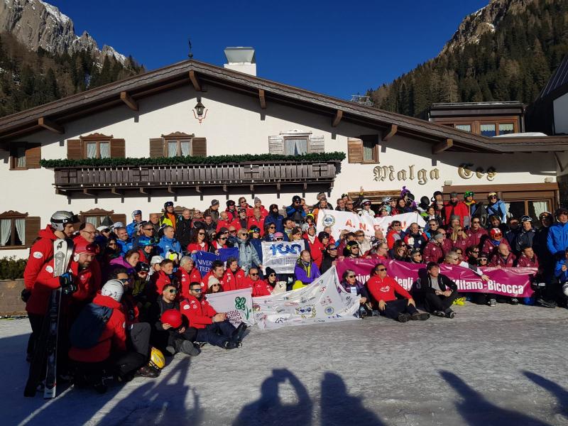 La squadra della Statale con alcune delle altre squadre universitarie partecipanti 