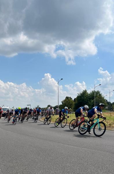 Un momento della gara sul percorso di circa 30 km in zona Idroscalo