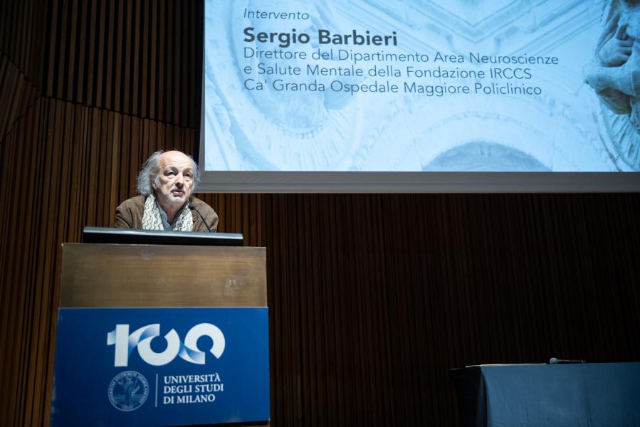 Intervento di Sergio Barbieri, direttore del dipartimento area Neuroscienze e Salute Mentale della Fondazione IRCCS Ca' Granda Ospedale Maggiore Policlinico, alla Giornata della Facoltà di Medicina e Chirurgia 