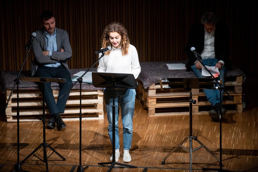 La lettura di Anna Battaia alla lezione-spettacolo "Ventotene. Un manifesto che parla"