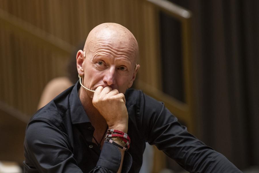 Un momento dell'incontro con il fotografo Jimmy Nelson - Foto di Paolo Poce