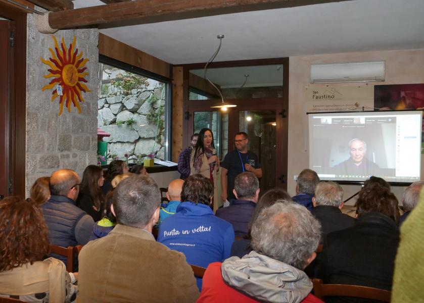 Marina Brambilla, rettrice eletta, alla premiazione del concorso fotografico