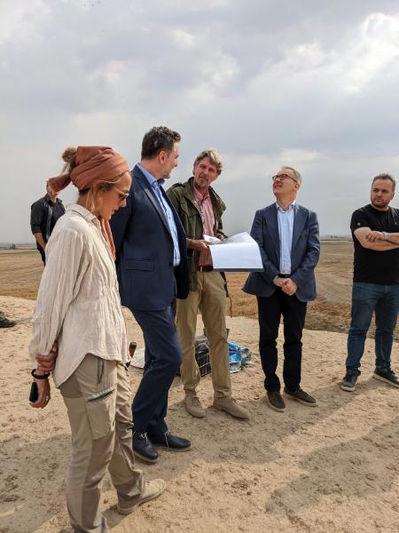 La visita dell’Ambasciatore Italiano in Iraq, Maurizio Greganti, sullo scavo con il professor Luca Peyronel