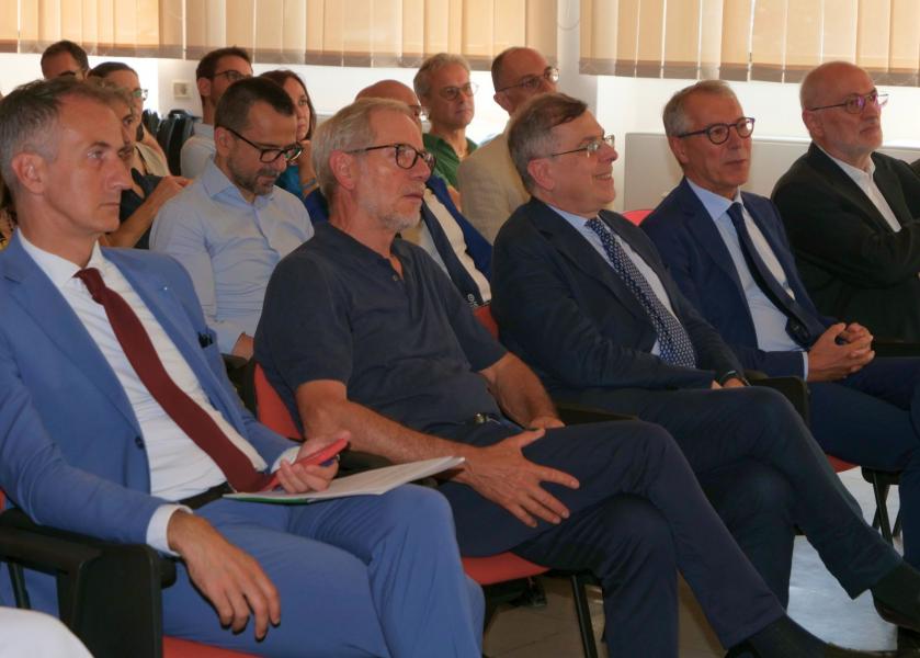 Gli assessori della Regione Lombardia Alessandro Fermi e Guido Bertolaso, il rettore Elio Franzini, i docenti GianVincenzo Zuccotti e Paolo Milani alla presentazione di PRINTMED-3D.